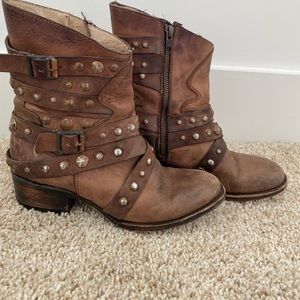 Free Bird Women’s booties size 6